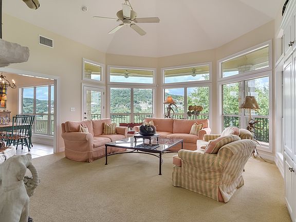 4th image of 108 Tapatio Dr W