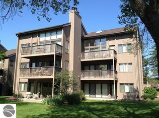 5525 Golfview Ct #10, Williamsburg, MI 49690