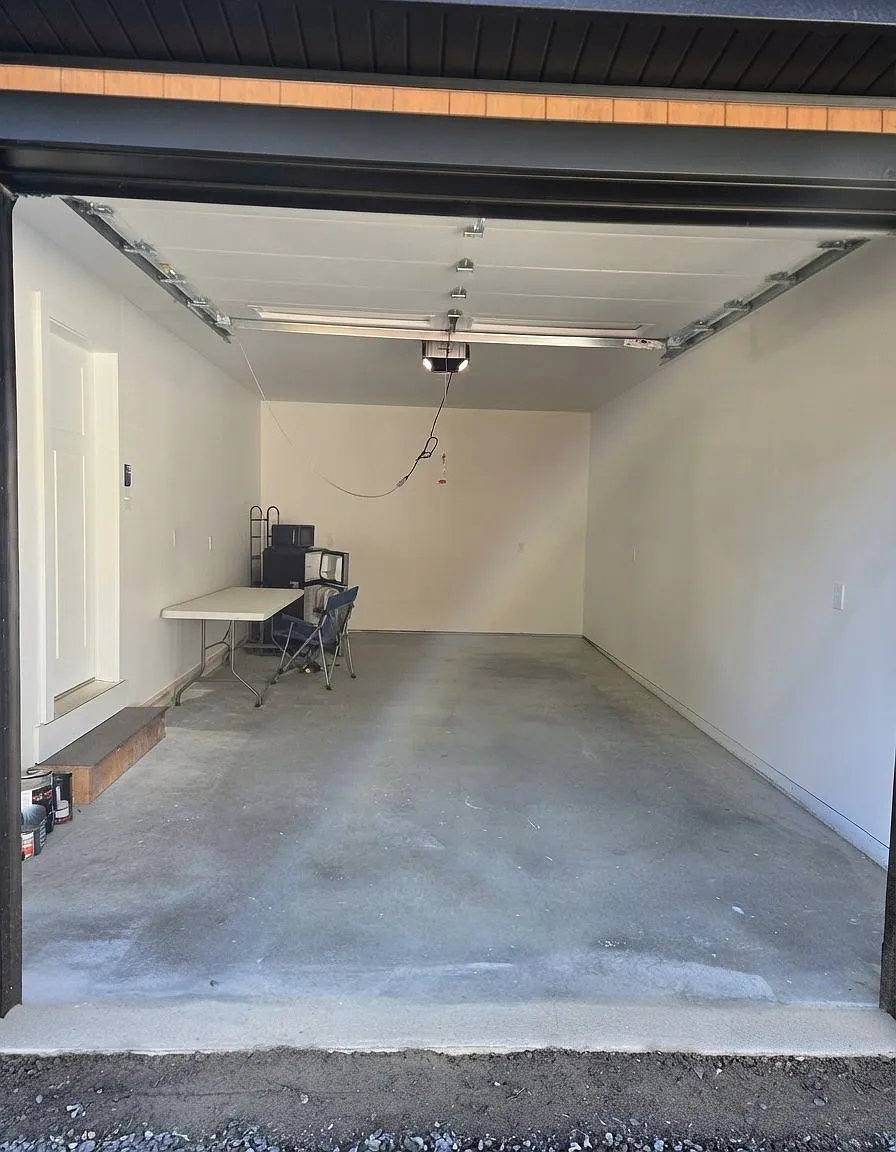 NEW - 3 Bedroom 2.5 bath Condo with oversized garage and full basement — Photo 4