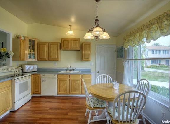 2nd image of 43927 Marne Ct