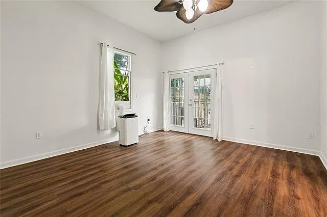 4609 Annunciation St — Photo 8