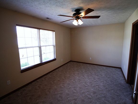 4th image of 3189 Stratus Ct
