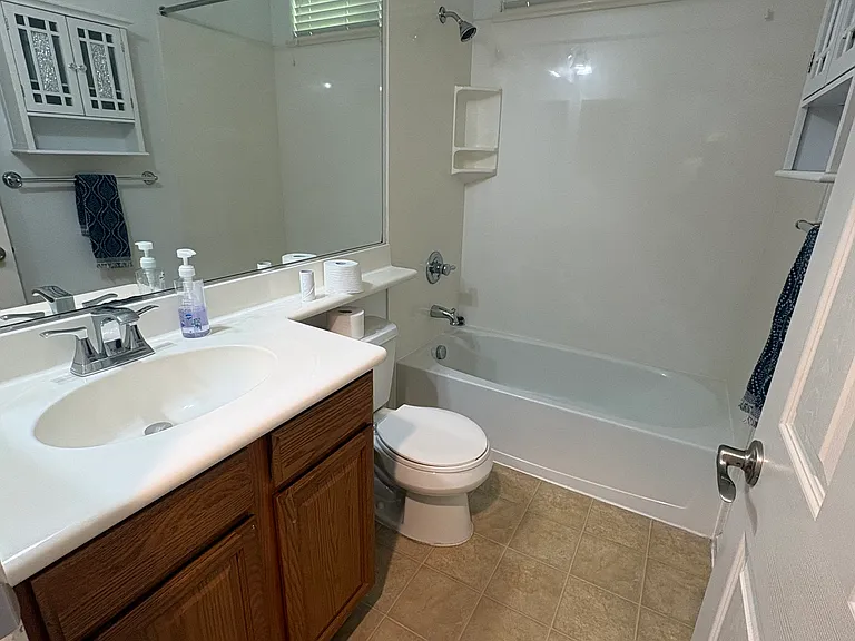 Main Floor Full Bathroom