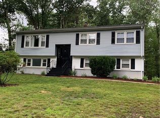 16 Plaskon Dr, Shelton, CT 06484