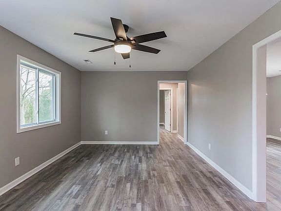 4th image of 1684 Thomas Rd NW