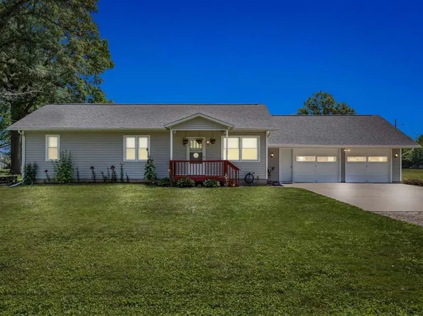 4990 Linn St SW, Kalona, IA 52247