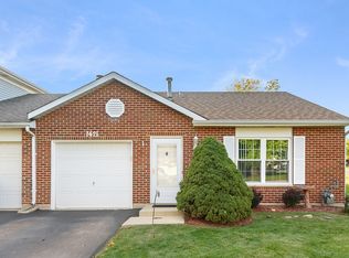 1421 Ash Ct, Carol Stream, IL 60188