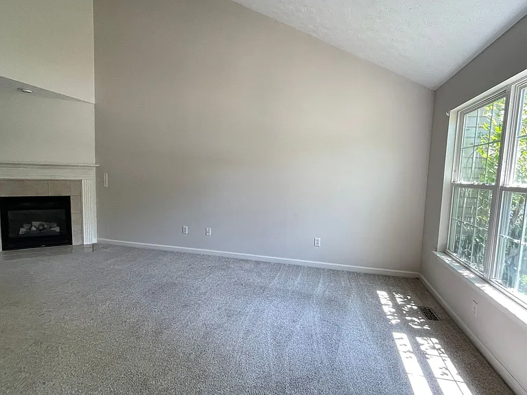 1983 Ellison Dr — Photo 4