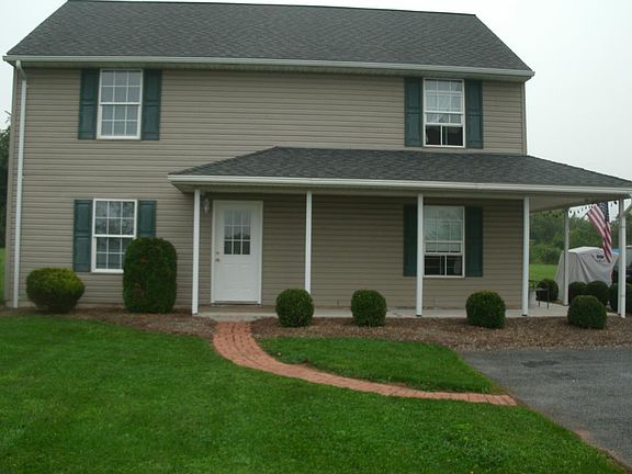 Nice Front Yard Private Entrance