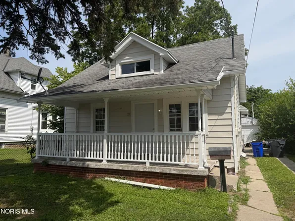 2110 Wychwood Rd, Toledo, OH 43613