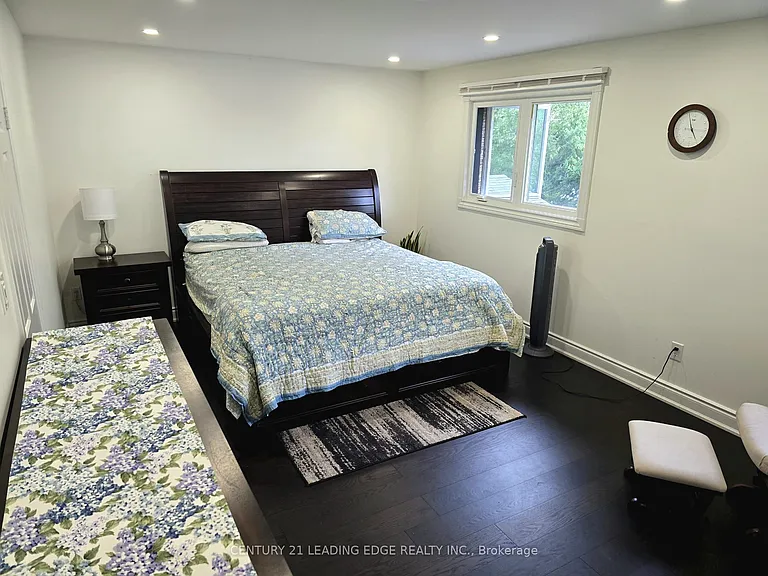 11 Radford Cres #MAIN FLR — Photo 13