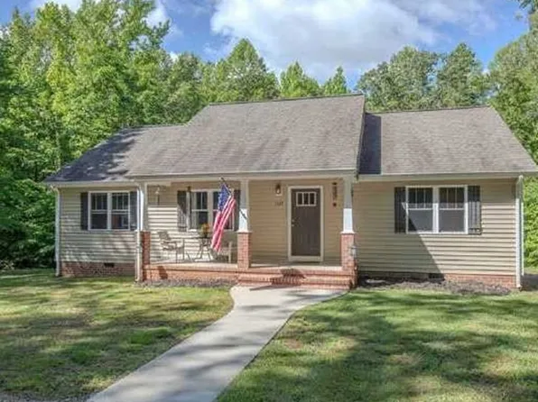 1537 Ballsville Rd, Powhatan, VA 23139