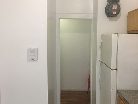 3rd image of 345 E 209th St APT 3A