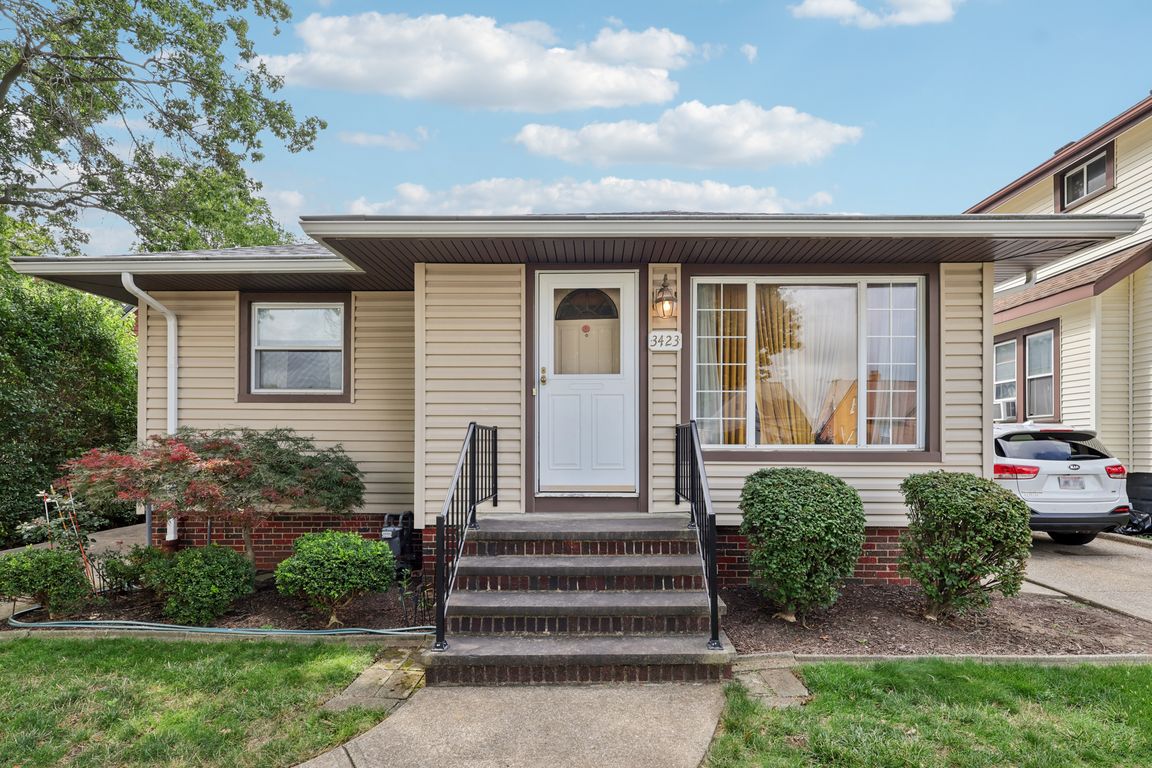 Brookdale Ave-S1808-001.jpg