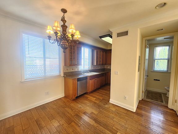 4th image of 23011 Samuel St