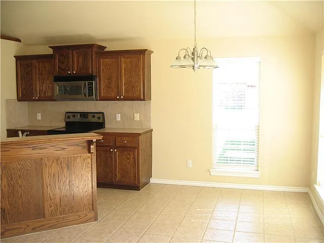 16001 Korie Dr — Photo 8