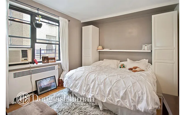 Sold by Douglas Elliman | media 3