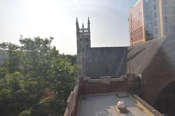 Rented by Street Realty Brokerage LLC | media 12