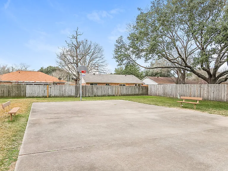 1525 Miller Ave — Photo 17