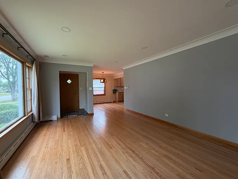 533 Ridge Ave — Photo 2