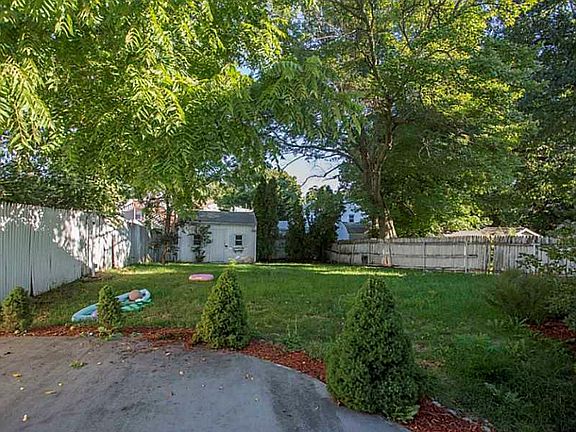 3rd image of 31 Hurdis St