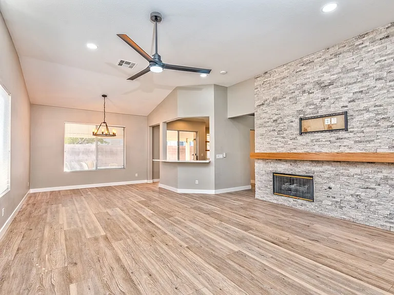 2317 Tilden Way — Photo 2