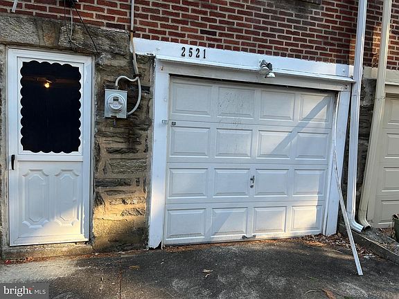 2nd image of 2521 Mansfield Ave