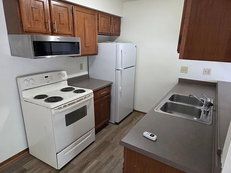 1385 Meadowcreek Dr — Photo 4