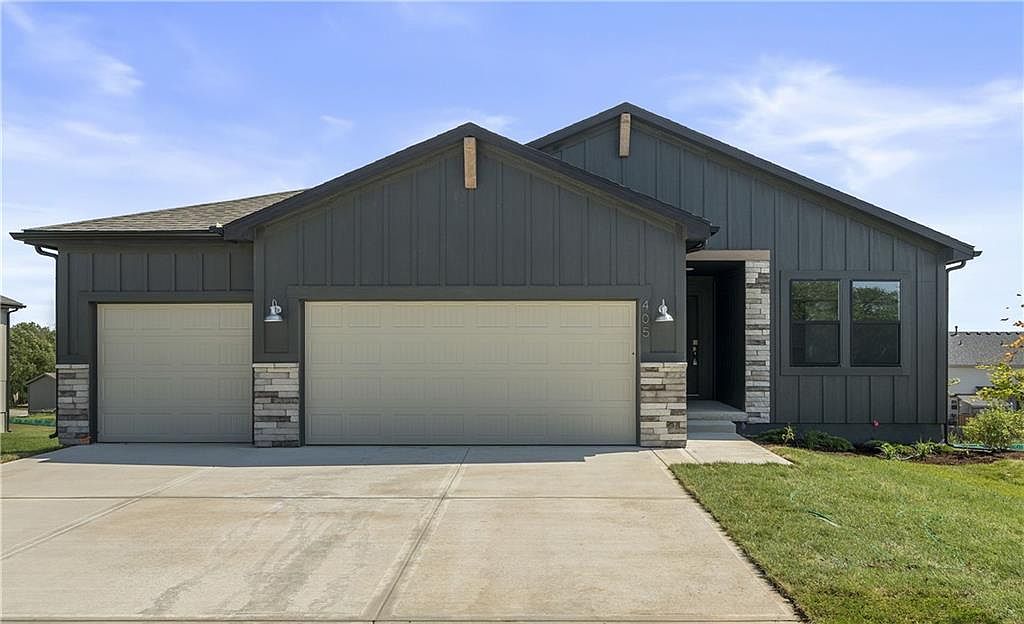 412 Woodview Dr, Raymore, MO 64083 | MLS #2449466 | Zillow