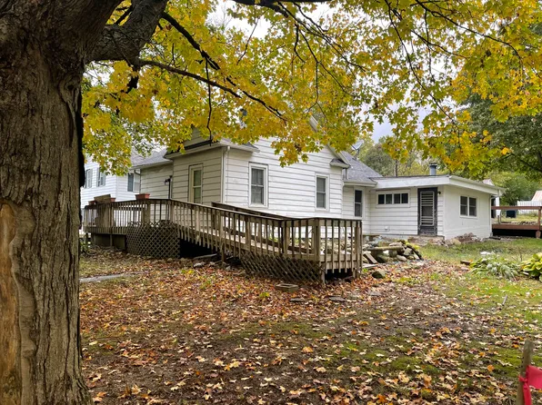 320 E 5th St, Spring Valley, IL 61362