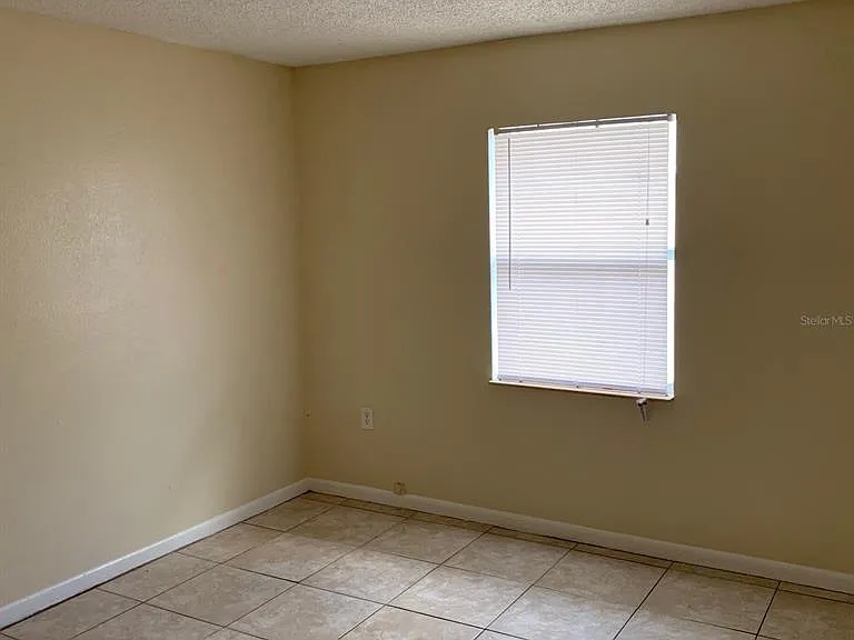 518 Pinewood Ave — Photo 2