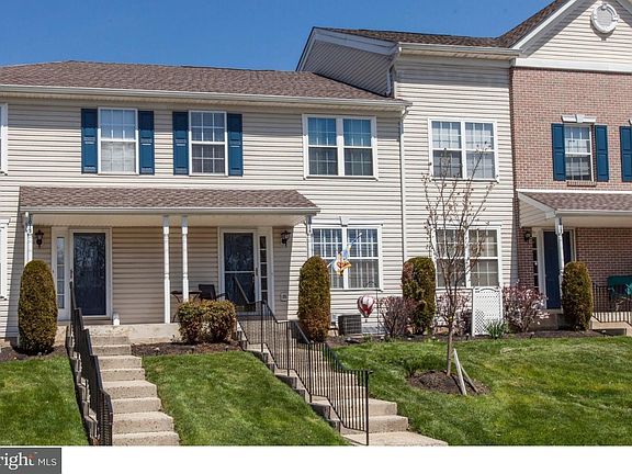 2nd image of 1016 Woodview Ct #16