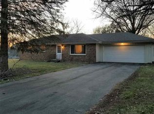 6331 Penguin Dr, Rockford, IL 61109