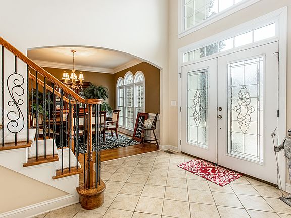 5th image of 454 Silverton Dr