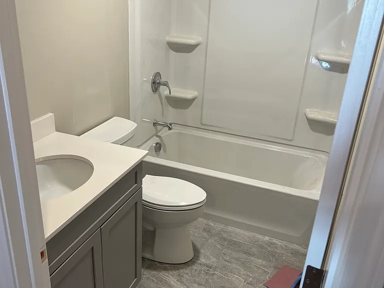 11-13 Garfield Ave — Photo 11