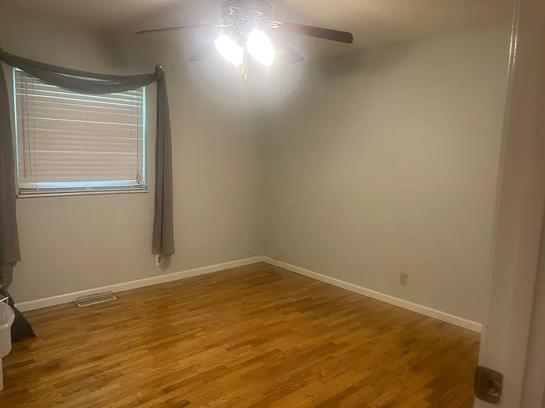 11443 Burgess Ave — Photo 10