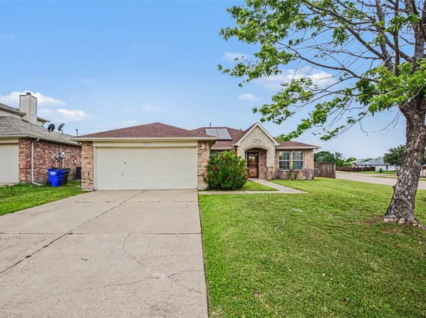 1005 Windsor Ln, Forney, TX 75126
