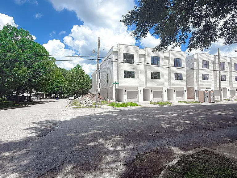 512 Mobile St — Photo 60