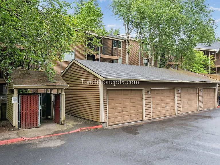 9977 SE Talbert St — Photo 27