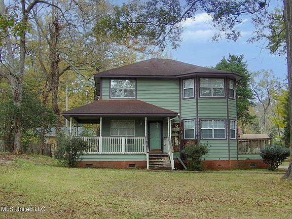 2nd image of 19 Beverly Dr