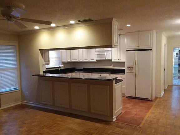 4th image of 2557 Temple St