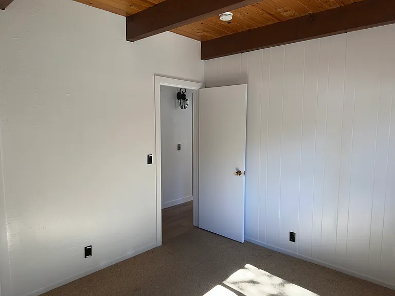 453 Chukar Cir — Photo 17