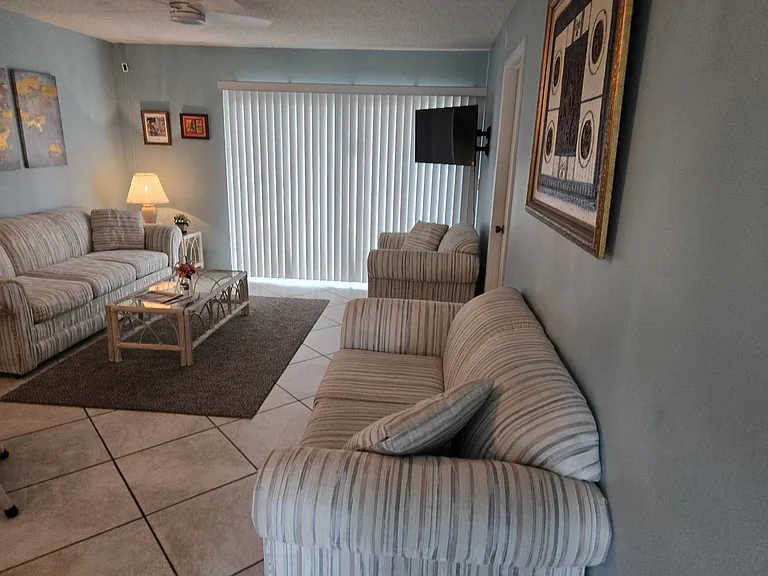 COASTAL THEMED LIVING ROOM WITH 3 PIECE MATCHING SOFA SET
