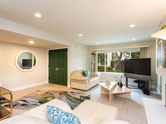 2nd image of 29352 Hillrise Dr