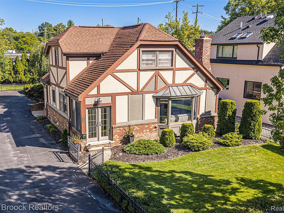 1st image of 955 Forest Ave