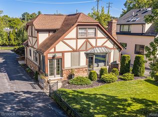 955 Forest Ave, Birmingham, MI 48009