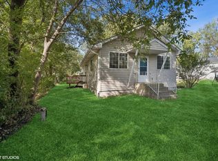 39477 N Hickory Ave, Antioch, IL 60002