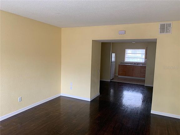 4th image of 318 W Howry Ave APT 4