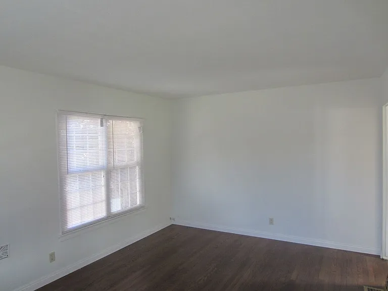 1319-1325 E Phillips St — Photo 7