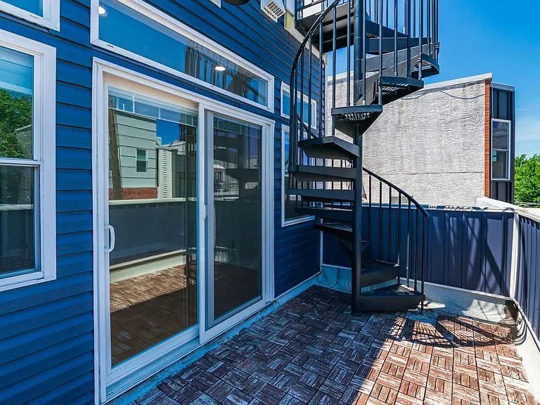 2208 Montrose St — Photo 31